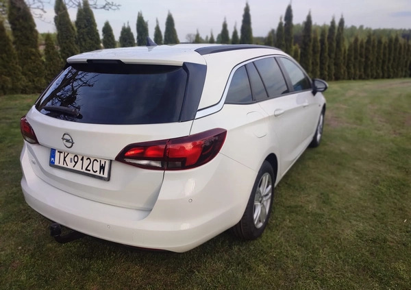 Opel Astra cena 41500 przebieg: 172000, rok produkcji 2018 z Kielce małe 742